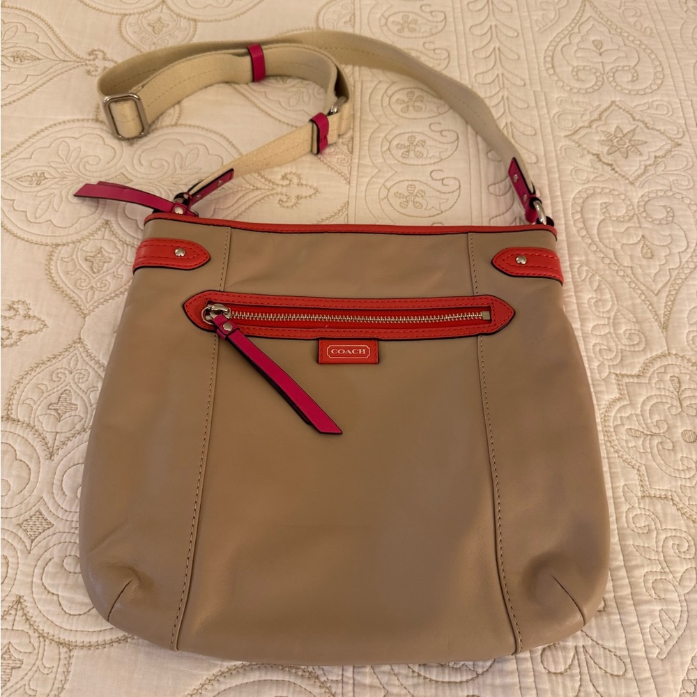 Coach Beige and red daisy spectator crossbody